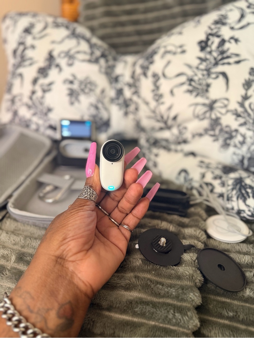 Insta360 GO 3 Action Camera Bundle 📸 | Great Condition | Includes Accessories - Picture 3 of 4